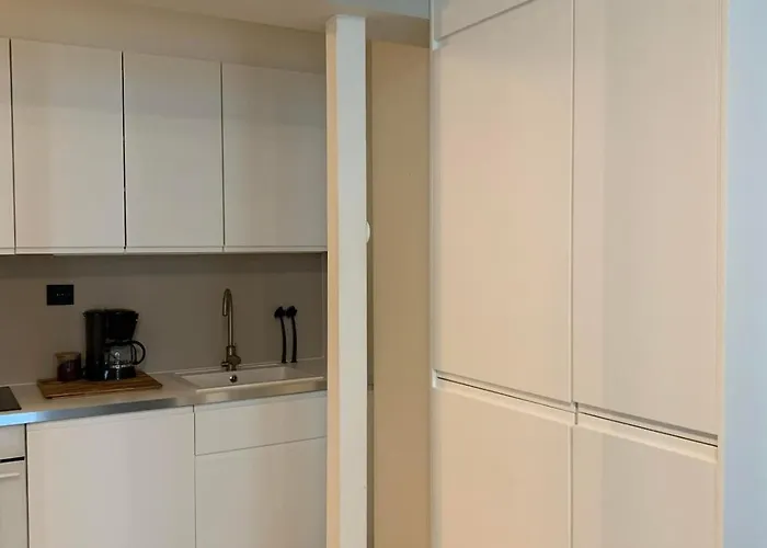 Cozy In The Middle Of Center *