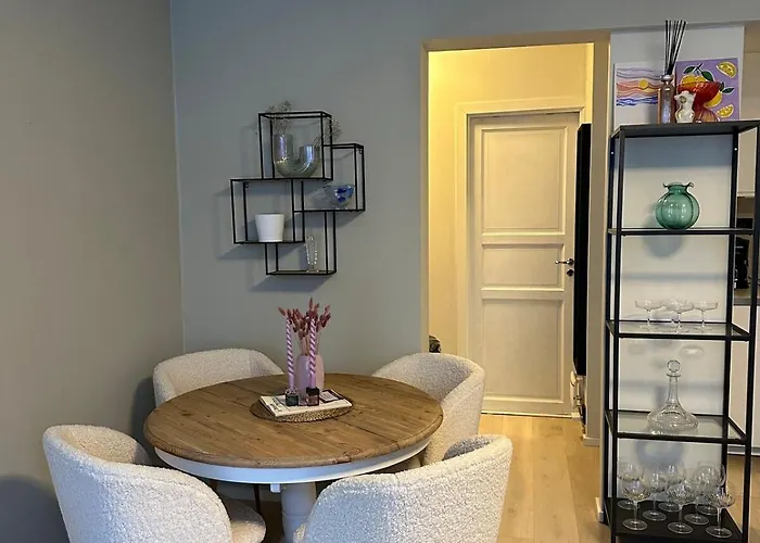 Cozy In The Middle Of Center Apartment